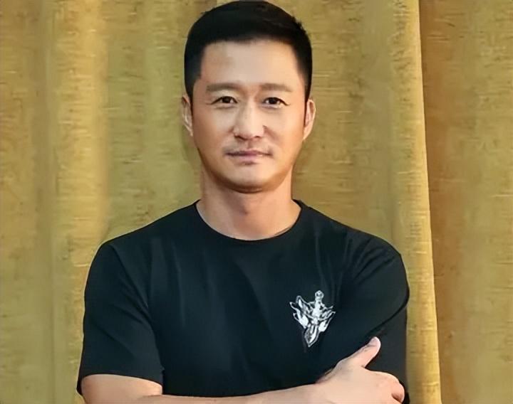 铁血战狼演员表揭秘，探寻小巷中的星光璀璨之旅