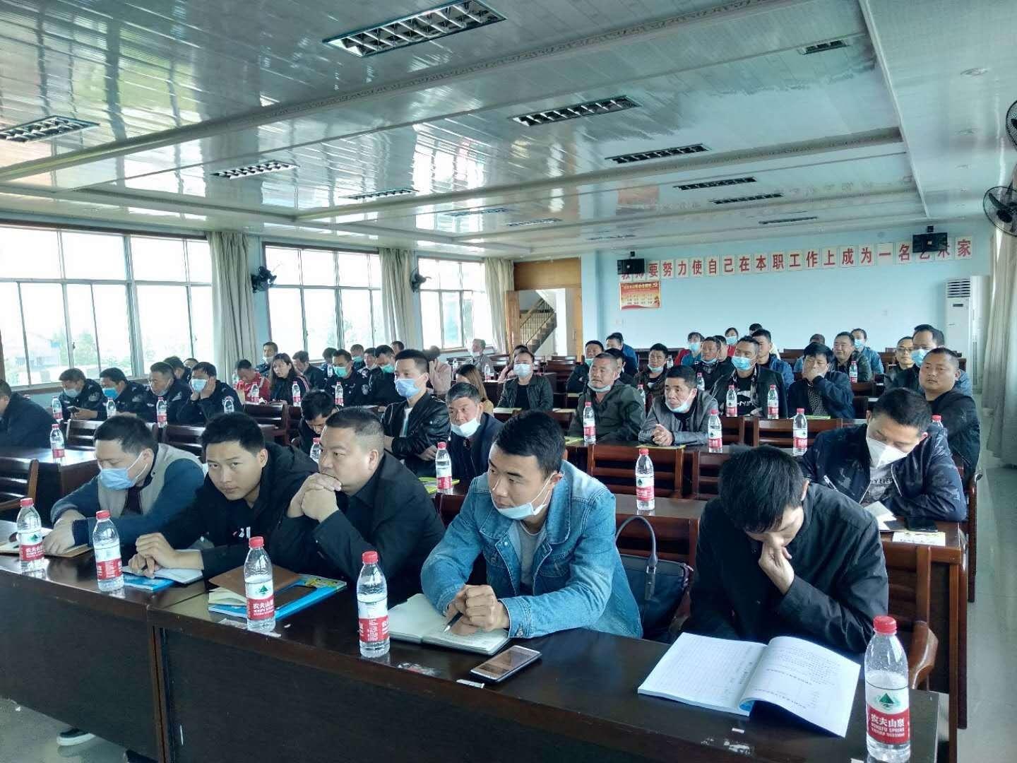 华容交警动态资讯，科技引领智慧守护，你我安全同行
