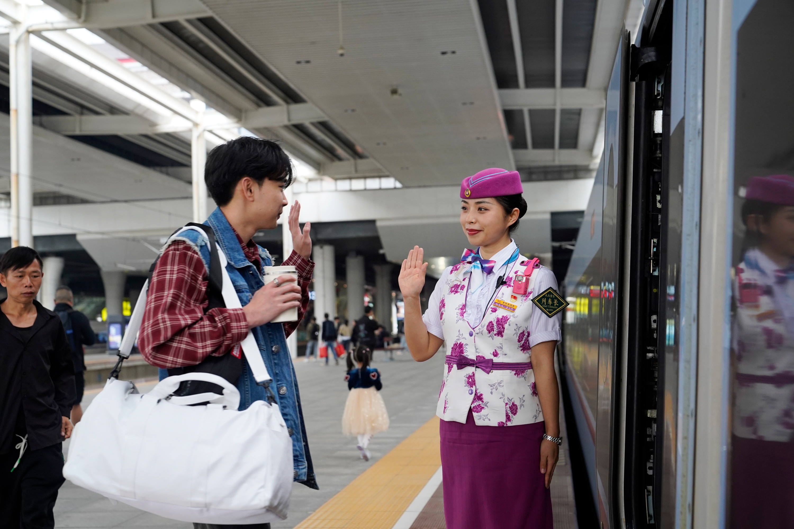 导游送机动态与小巷深处的独特风味探秘之旅