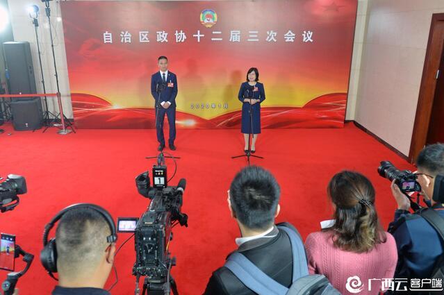 热门话题盘点回顾，变化、学习与自信构筑的励志篇章 2017年回顾总结